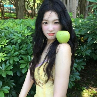 热裤荡女